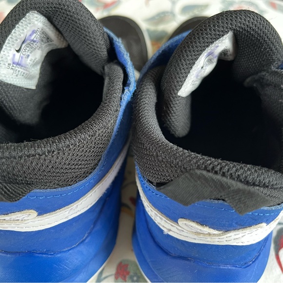 Nike Team Hustle youth sneakers - Picture 5 of 13